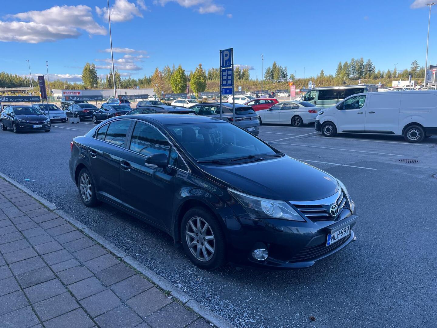 TOYOTA Avensis 2013