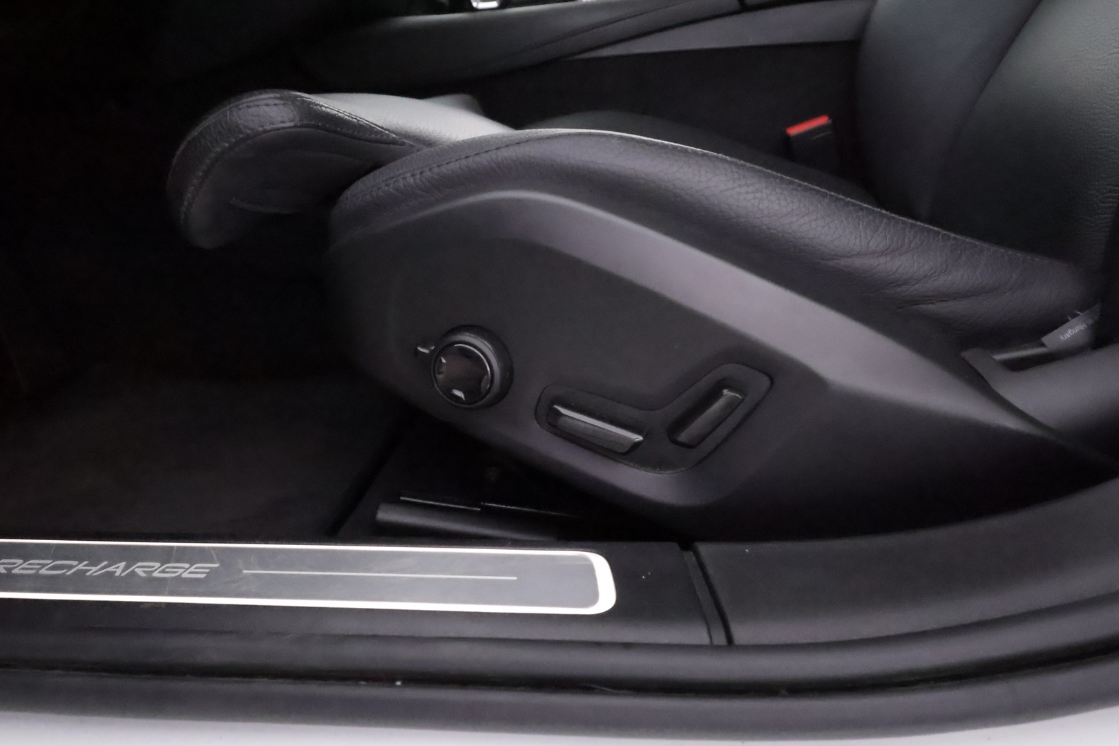 VOLVO V90 2023