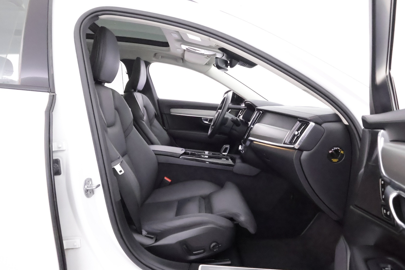 VOLVO V90 2023
