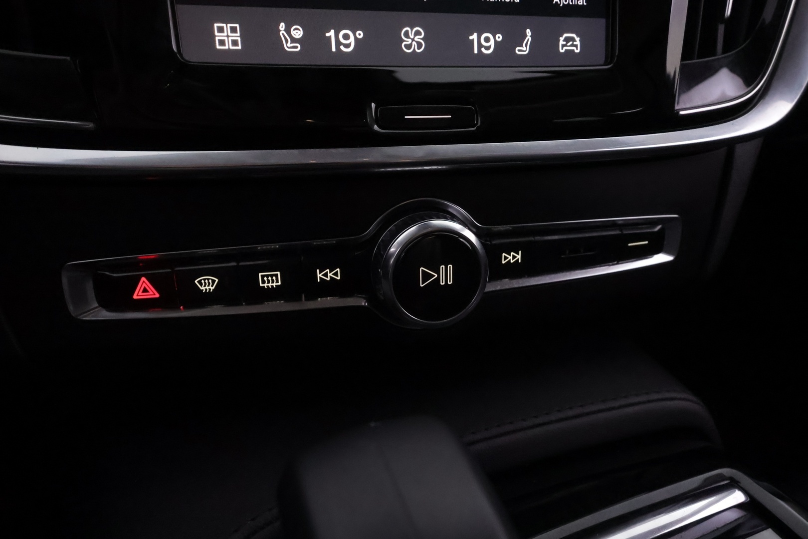 VOLVO V90 2023