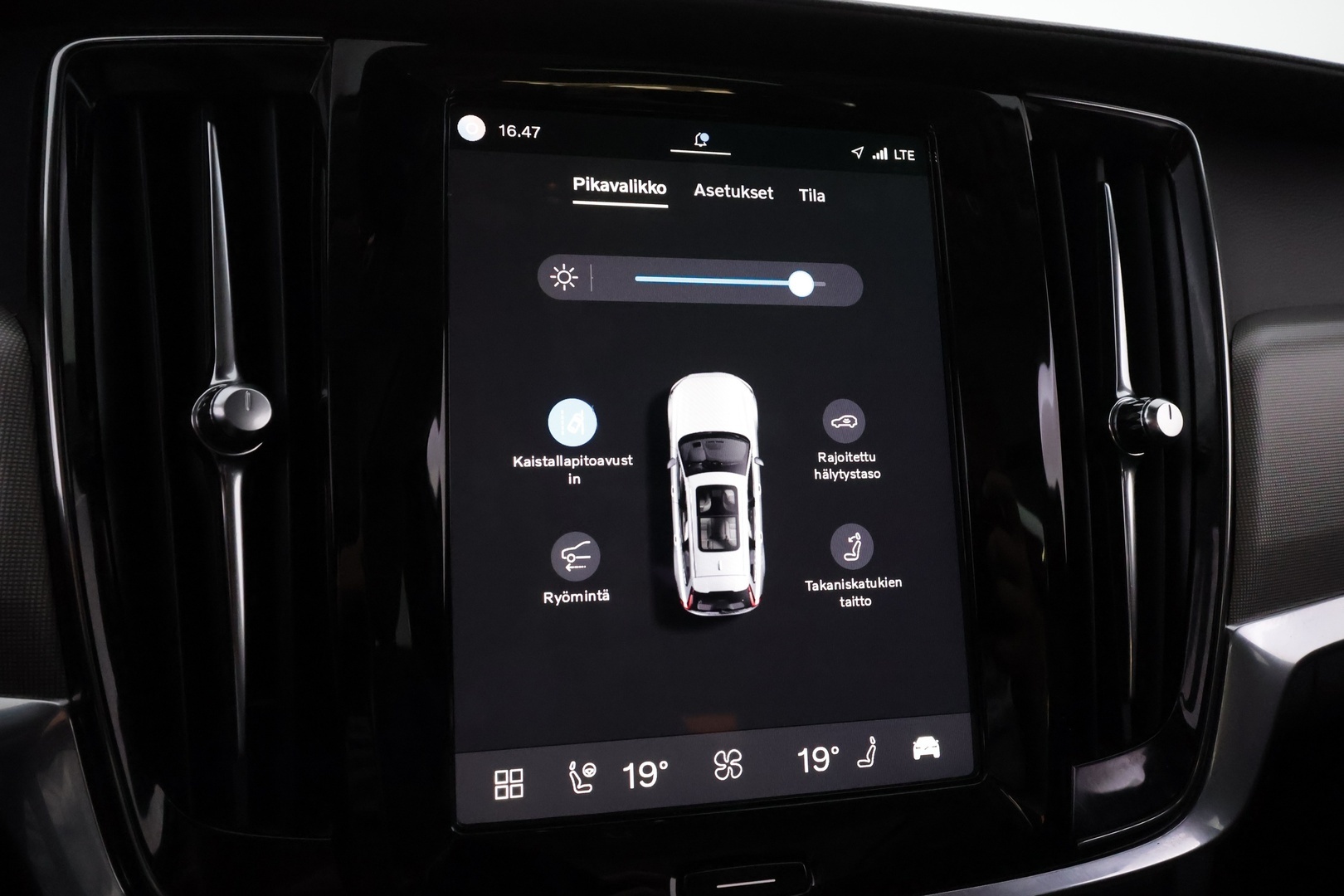 VOLVO V90 2023