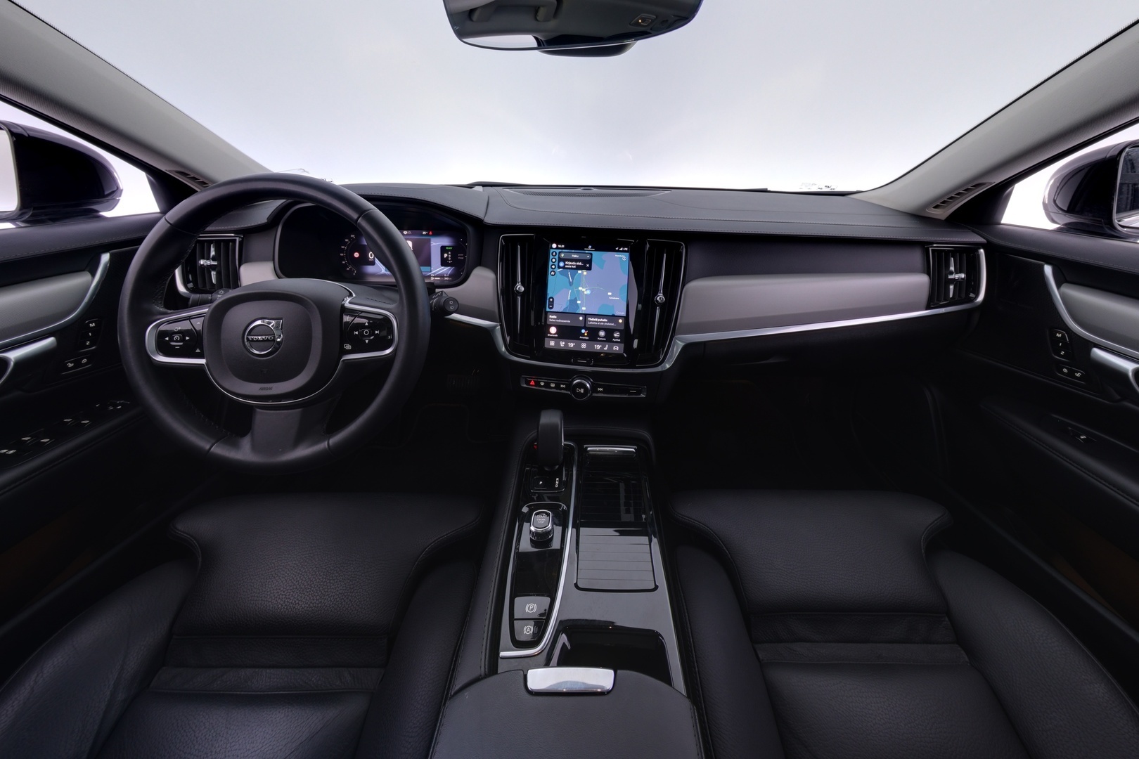 VOLVO V90 2023