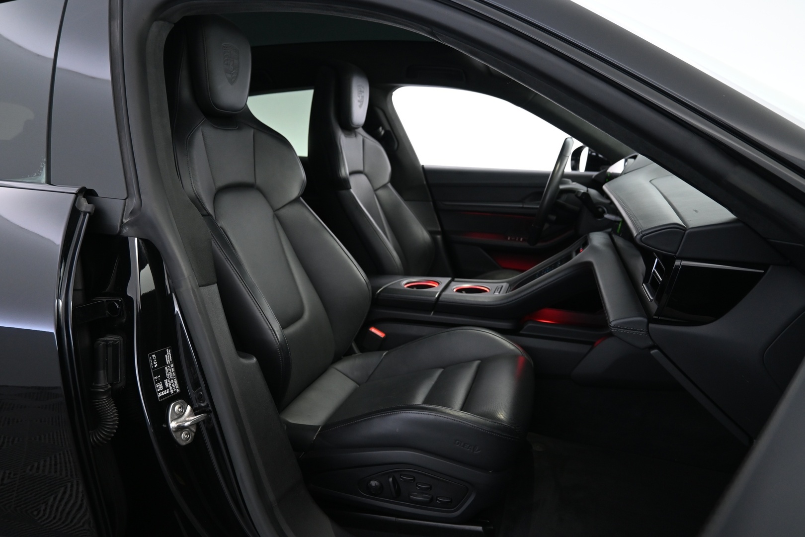 PORSCHE Taycan 2023