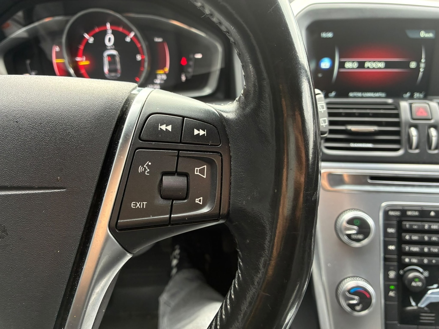 VOLVO XC60 2017