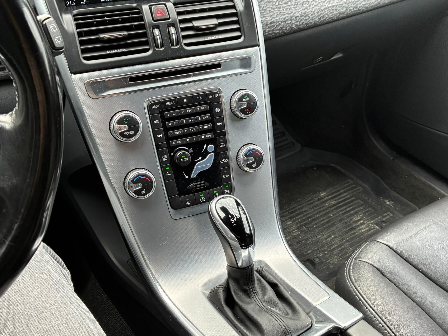 VOLVO XC60 2017