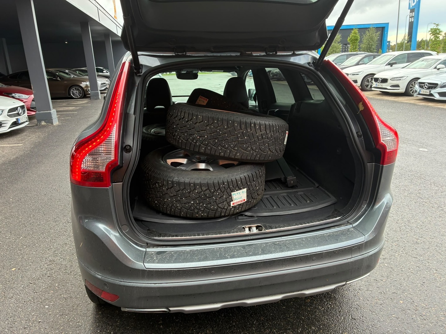 VOLVO XC60 2017