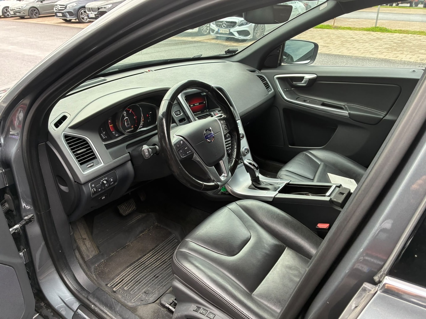 VOLVO XC60 2017