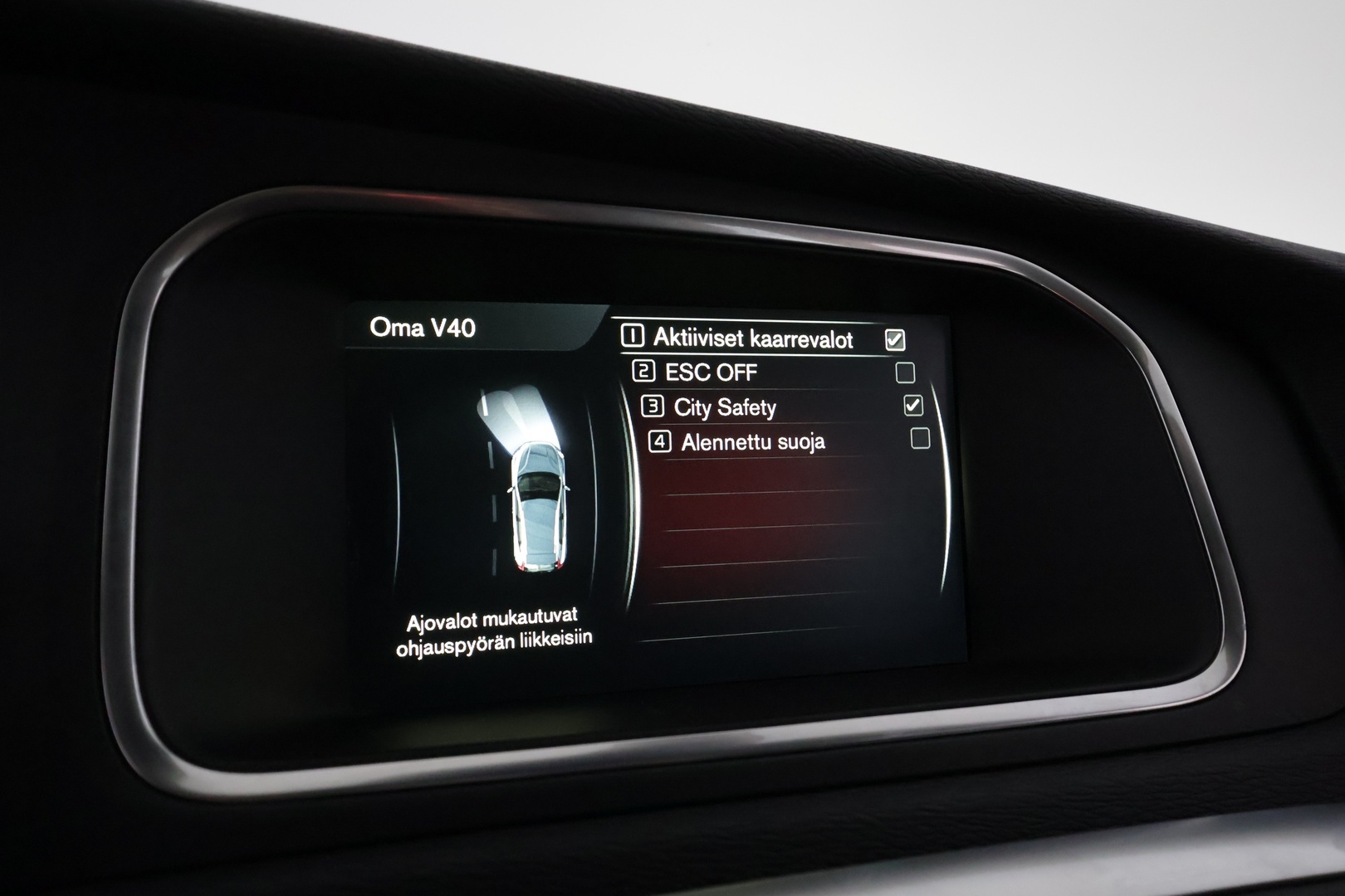 VOLVO V40 Cross Country 2016