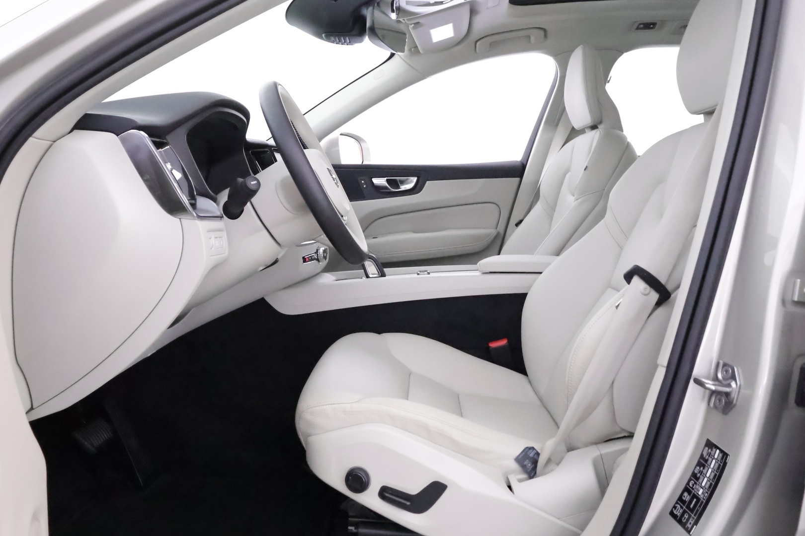 VOLVO XC60 2021