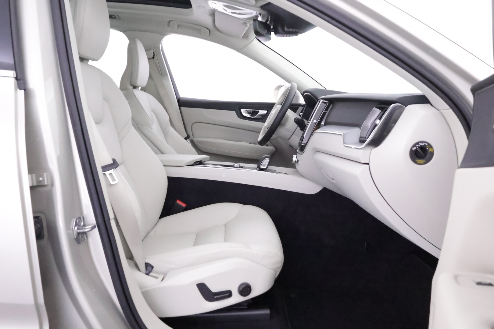 VOLVO XC60 2021