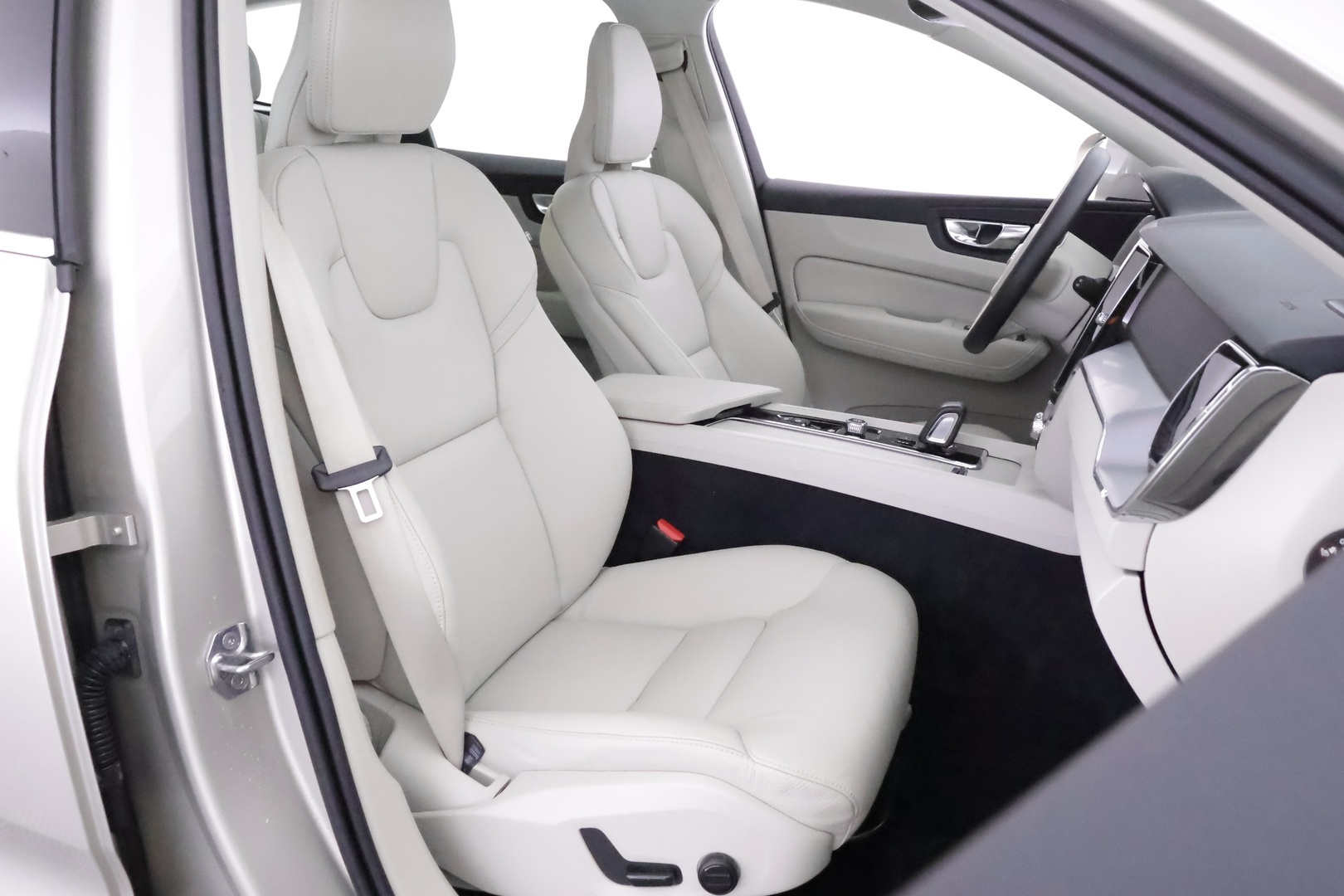 VOLVO XC60 2021