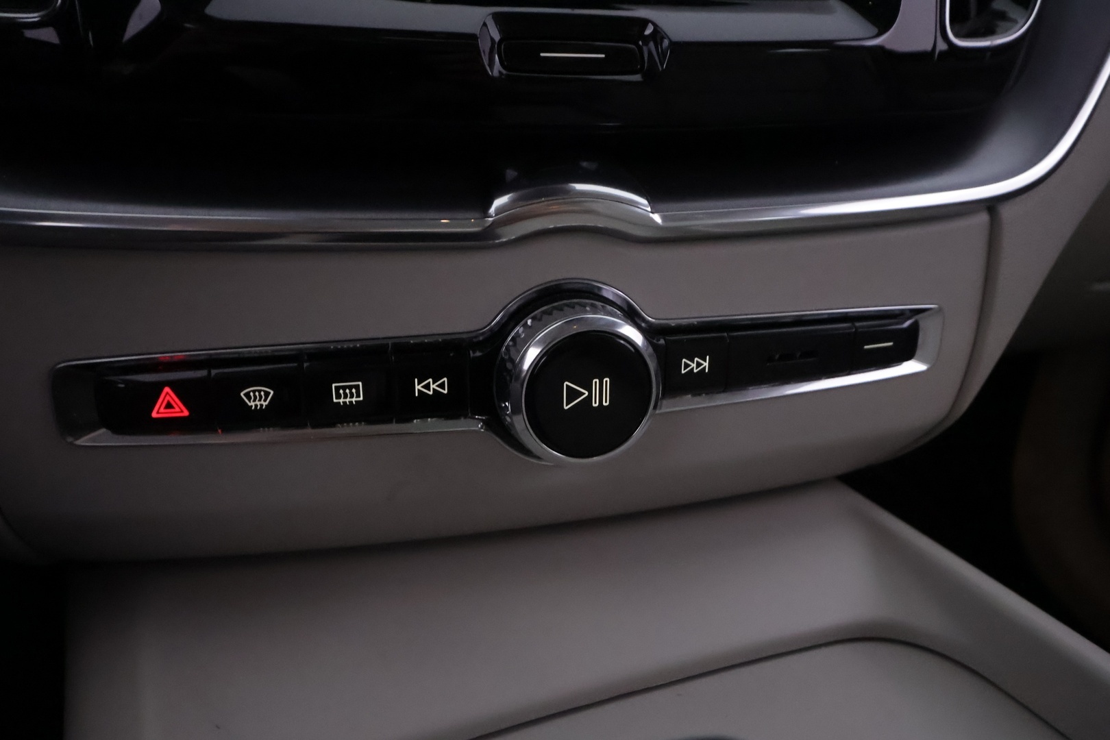 VOLVO XC60 2021