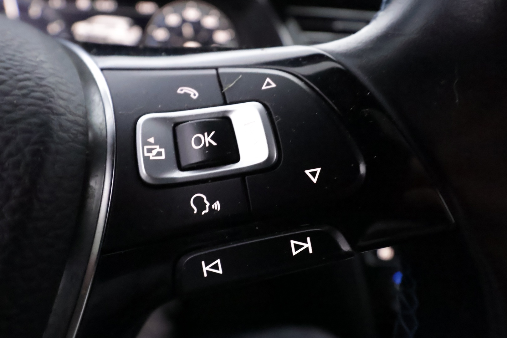 VOLKSWAGEN Passat 2018