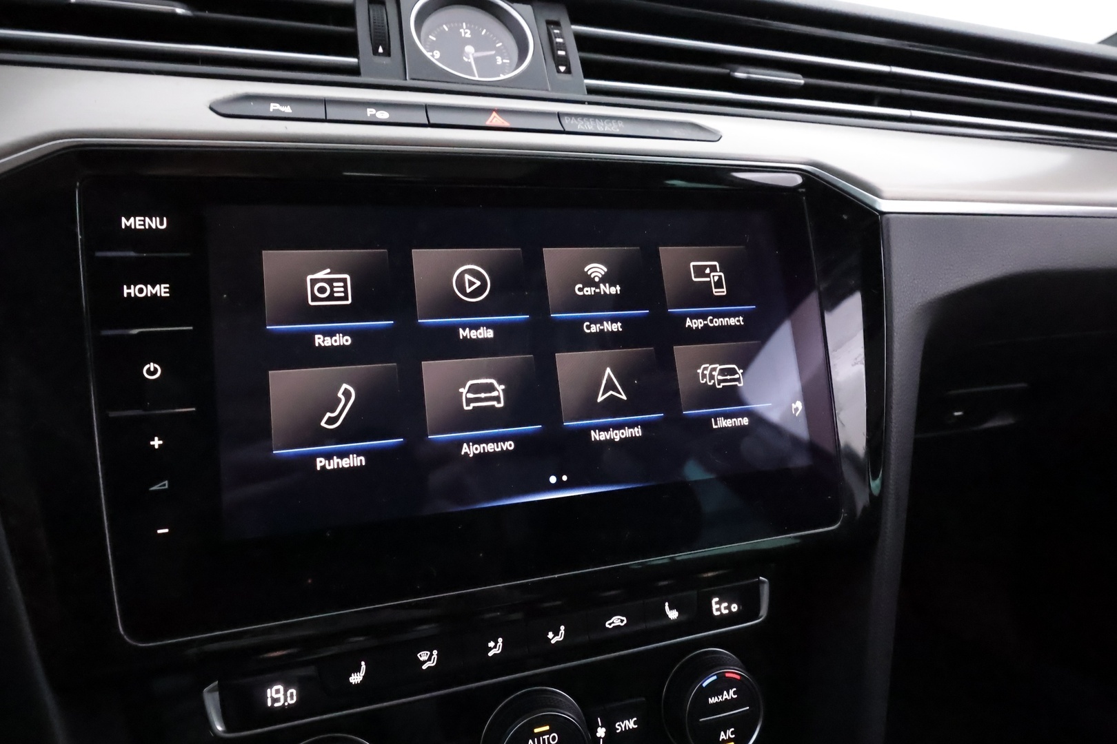 VOLKSWAGEN Passat 2018