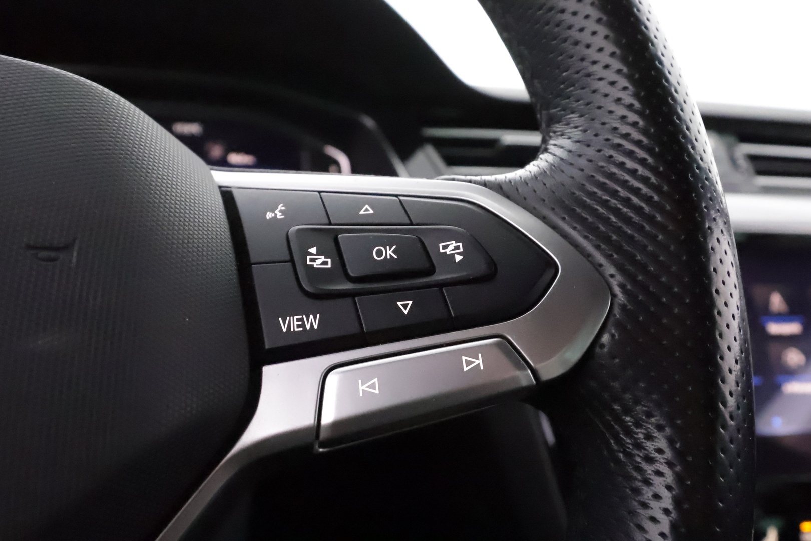 VOLKSWAGEN Passat 2021