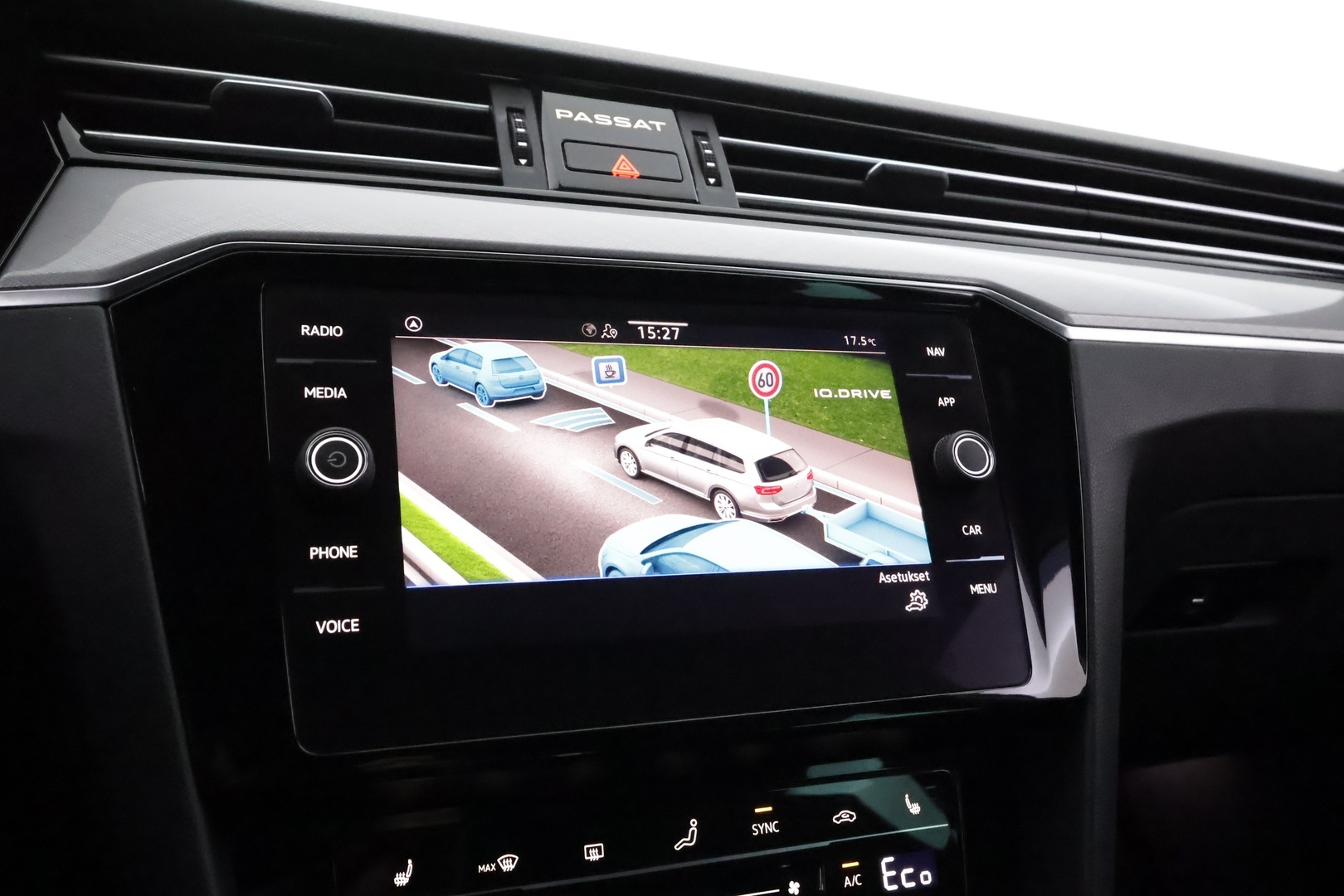 VOLKSWAGEN Passat 2021