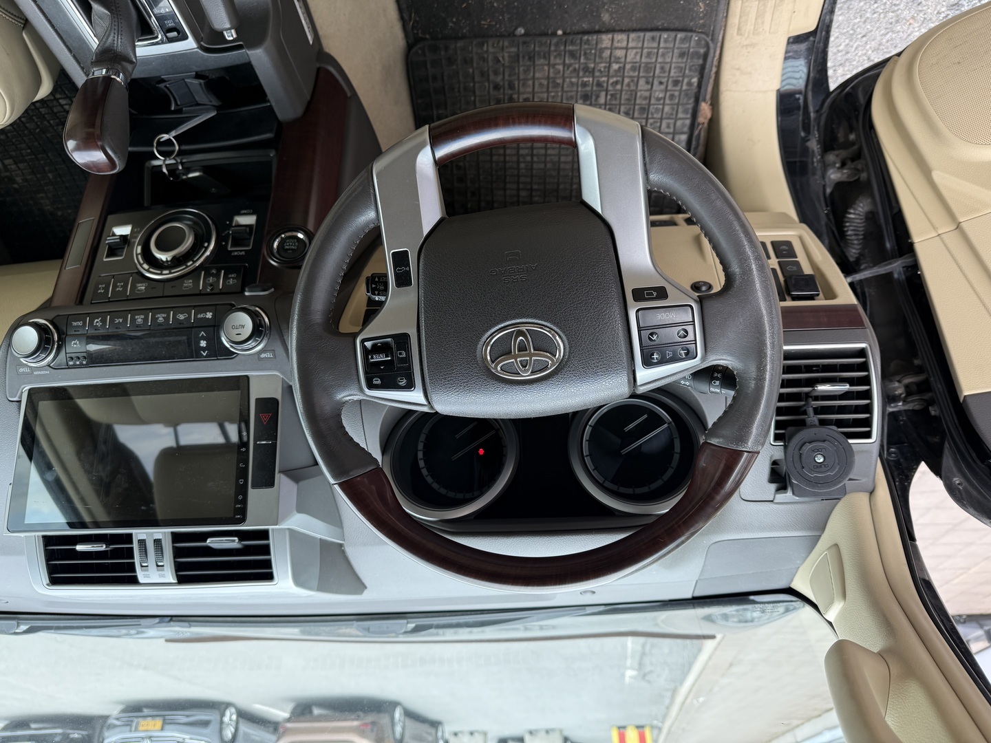 TOYOTA LAND CRUISER 2014