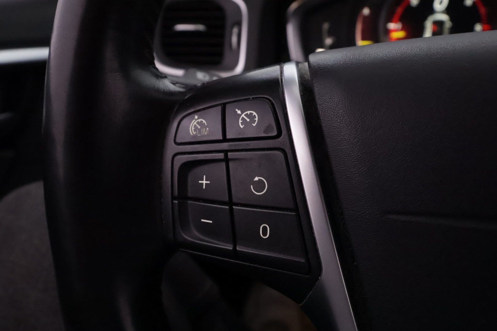 VOLVO V60 Cross Country 2017