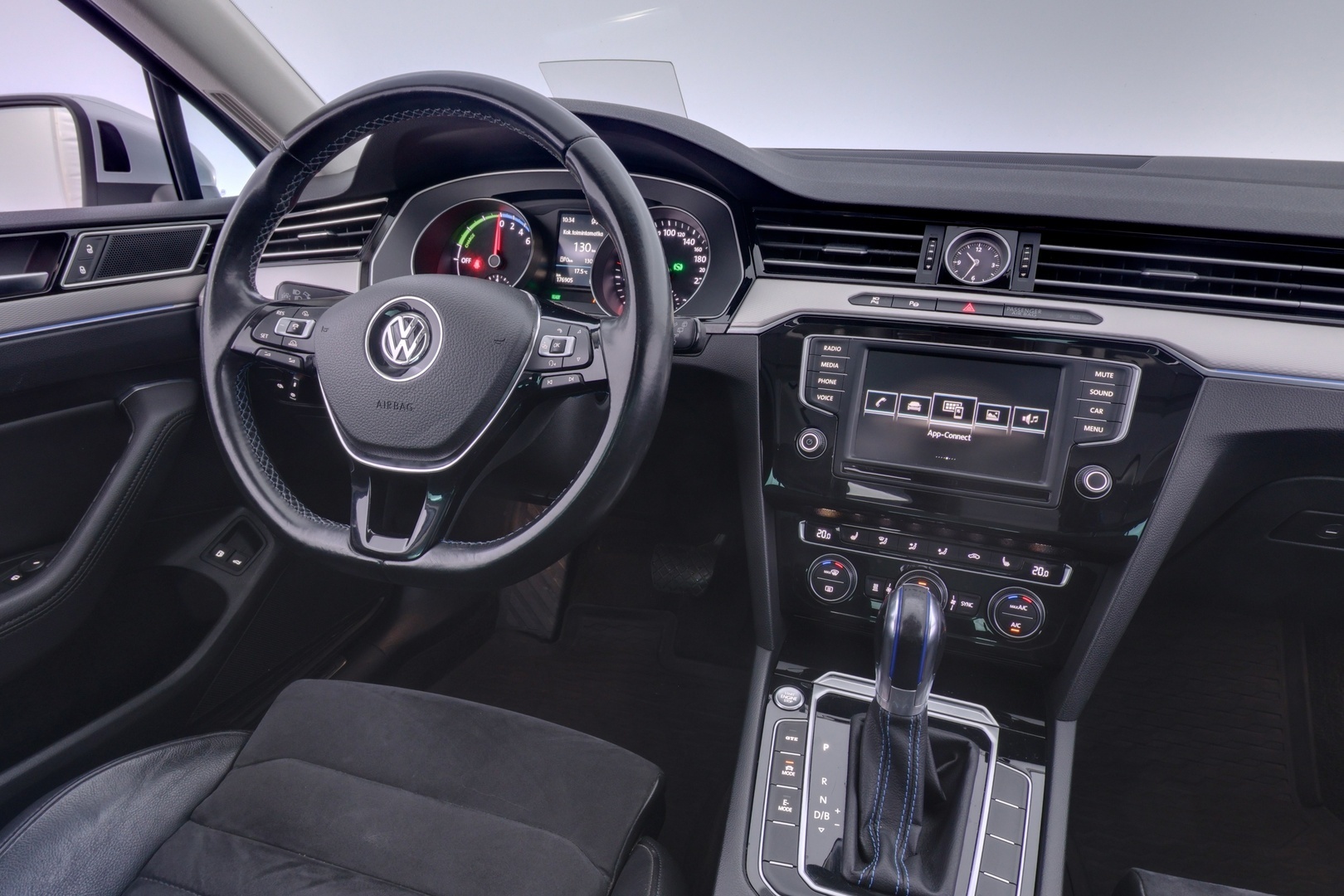 VOLKSWAGEN Passat 2017