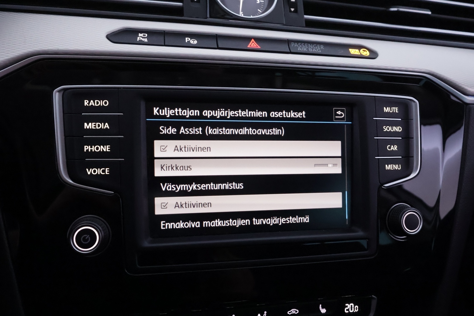 VOLKSWAGEN Passat 2017