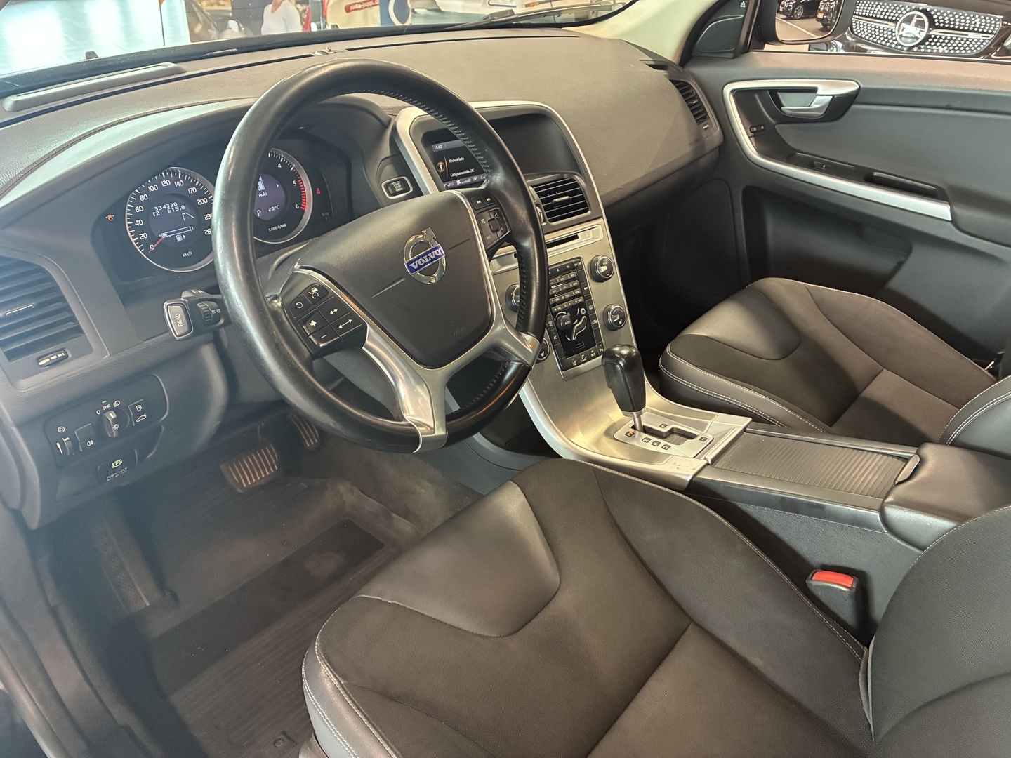 VOLVO XC60 2011