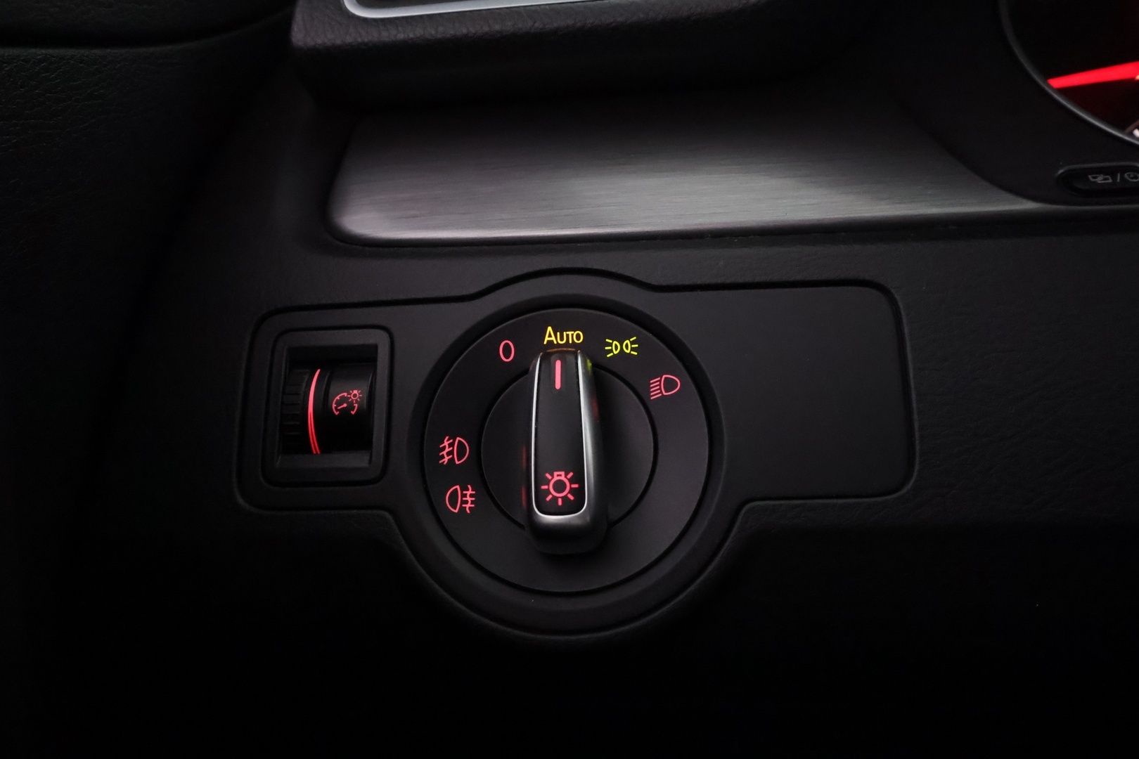 VOLKSWAGEN Passat 2014