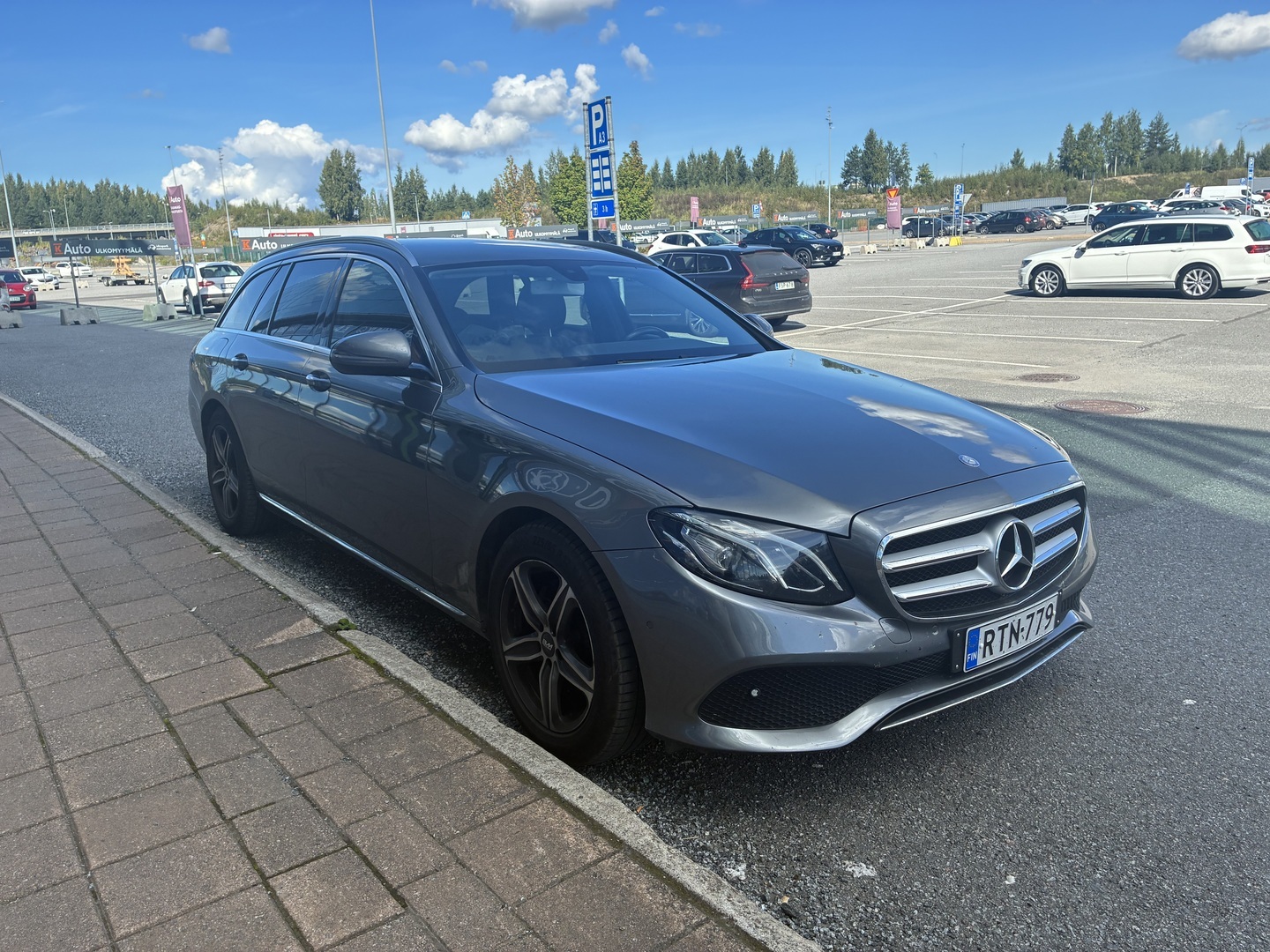 MERCEDES-BENZ E 2017