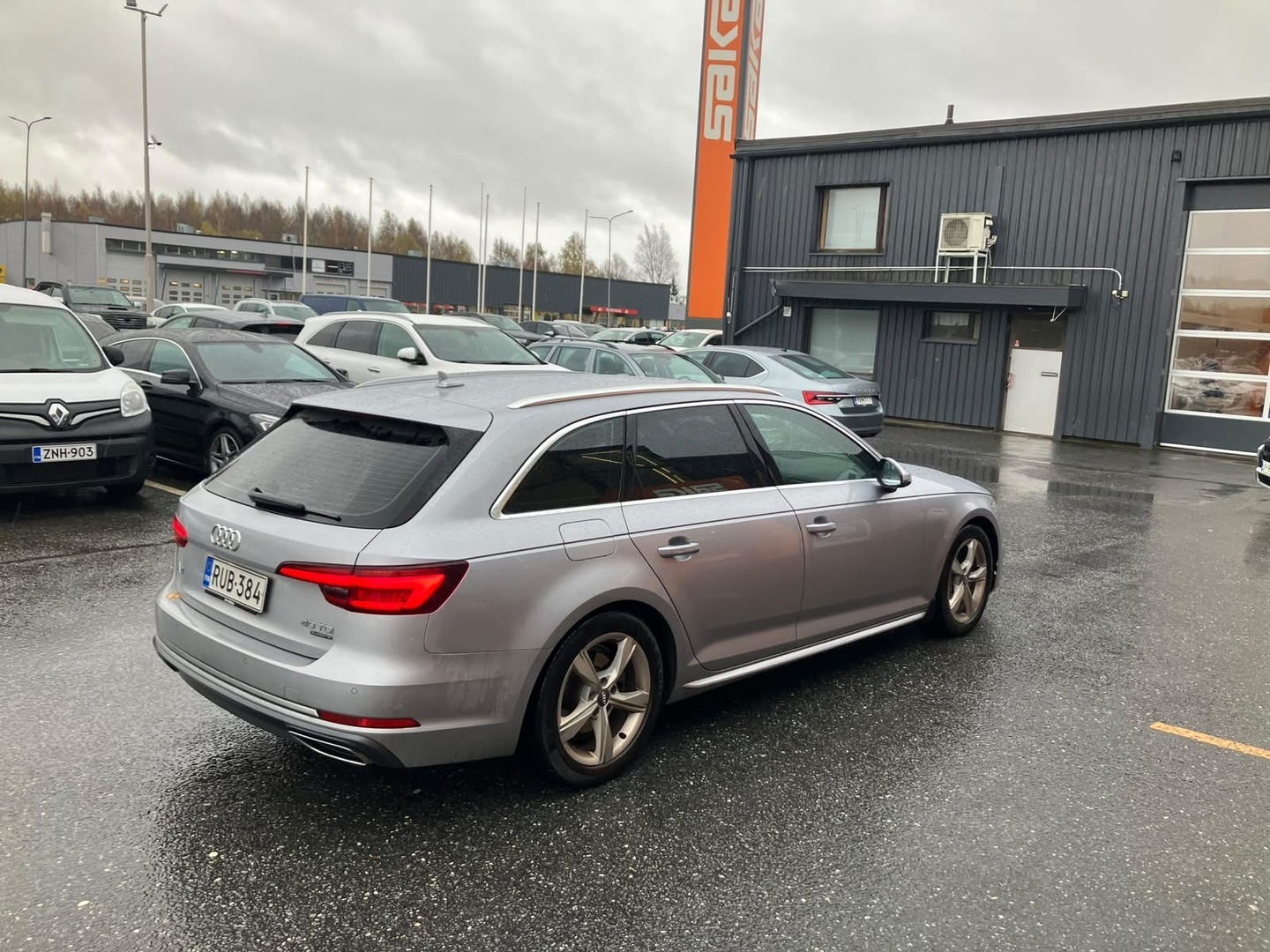 AUDI A4 2019