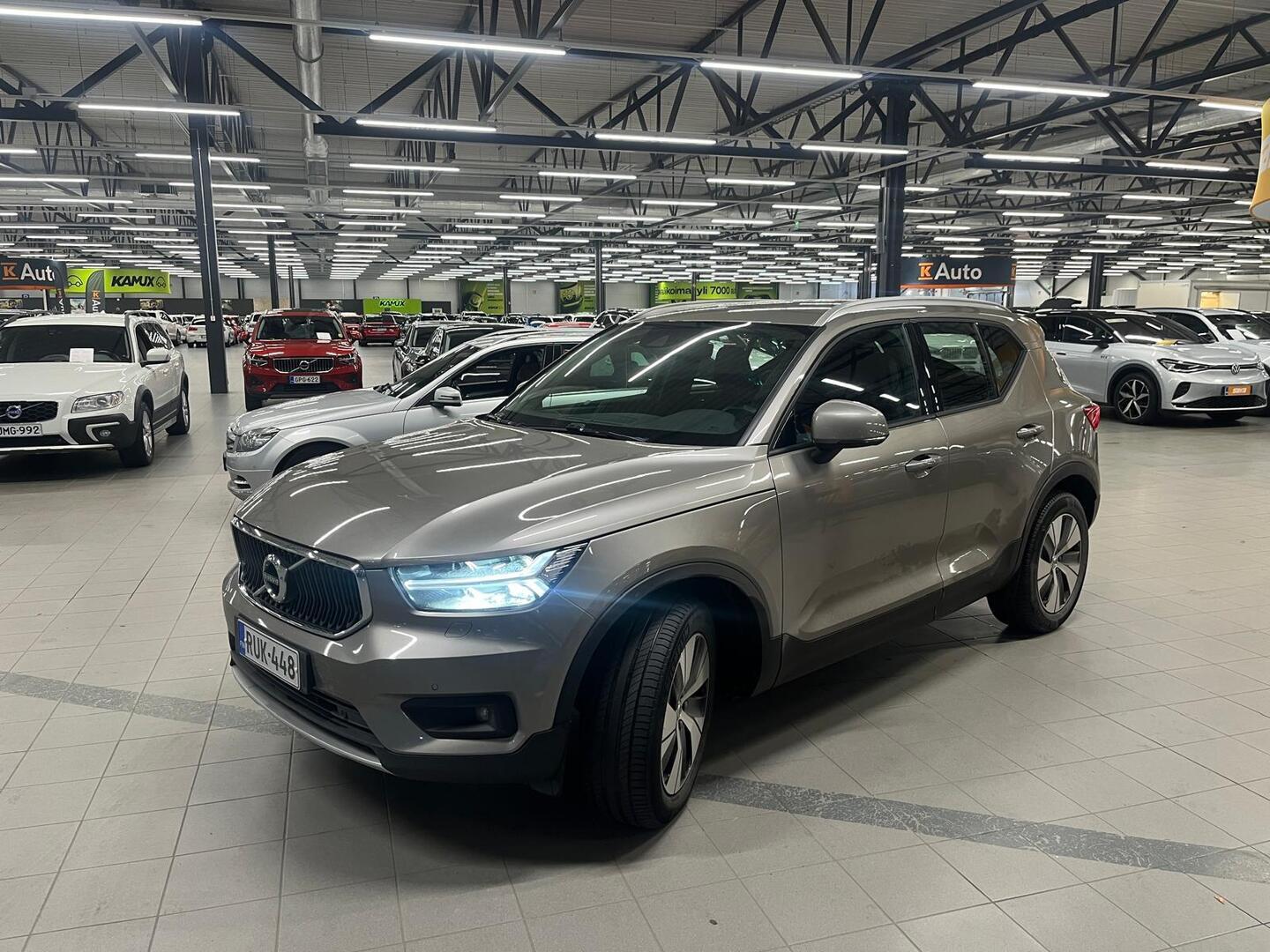 VOLVO XC40 2021