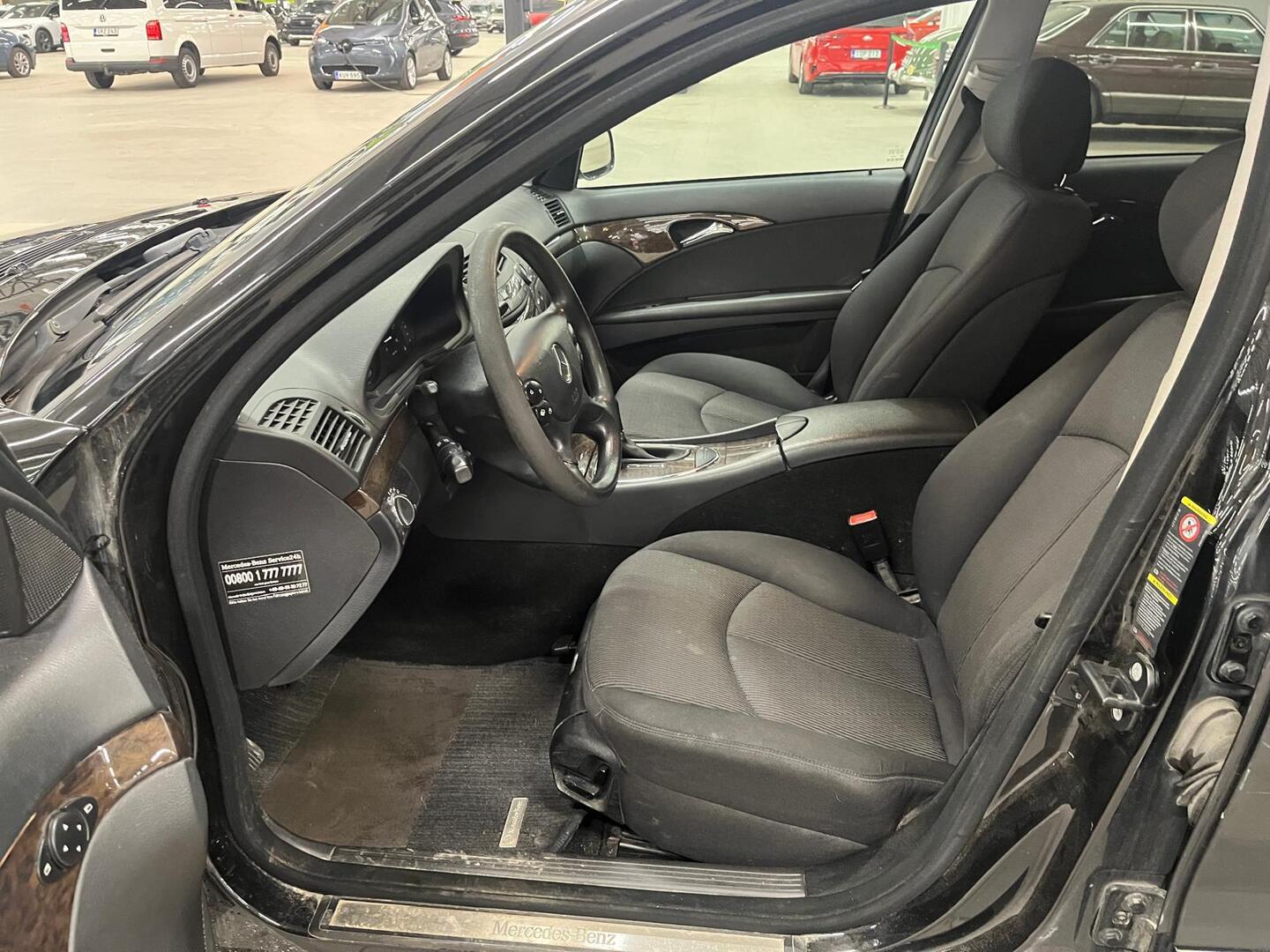 MERCEDES-BENZ E 2009