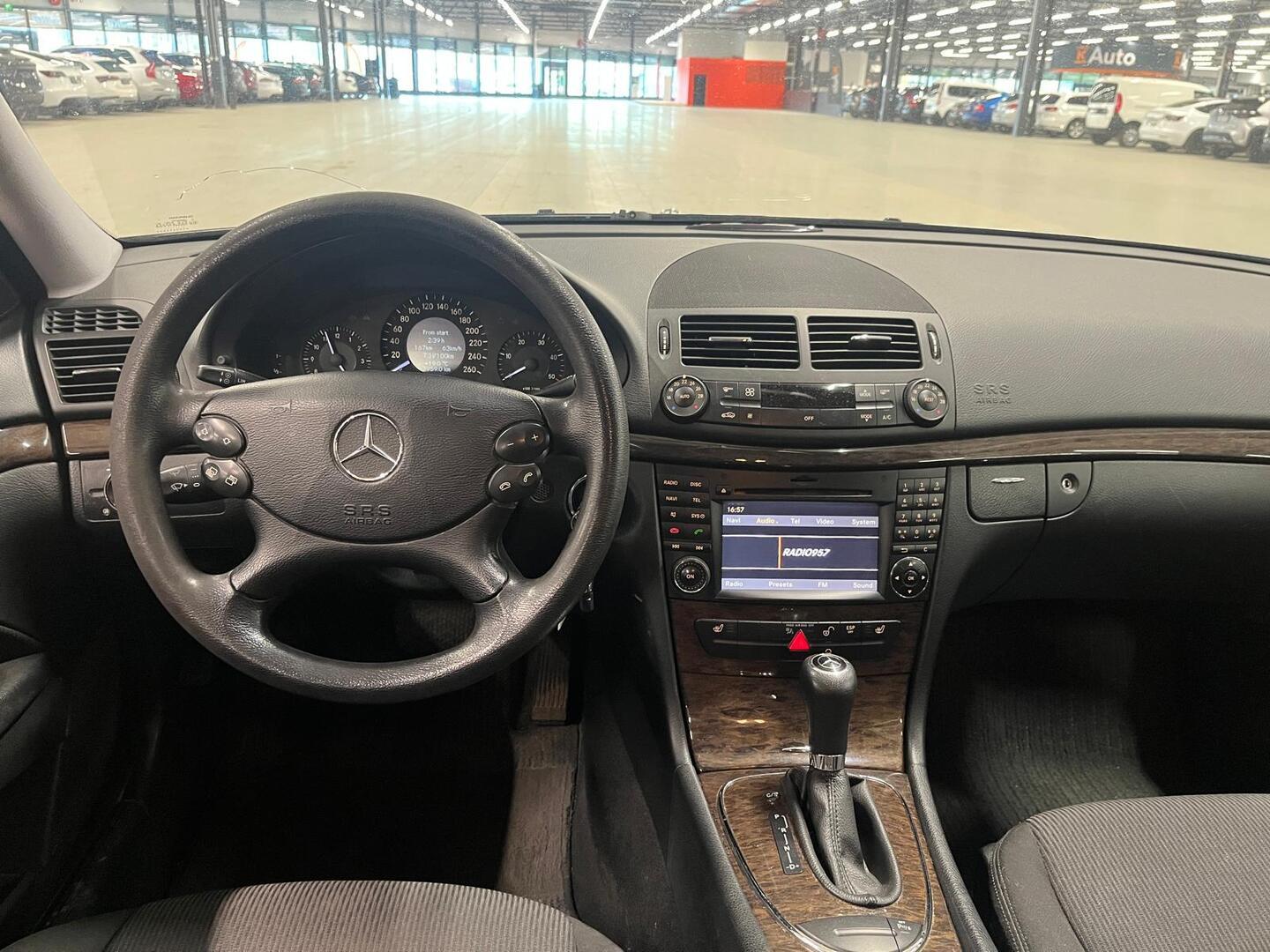 MERCEDES-BENZ E 2009