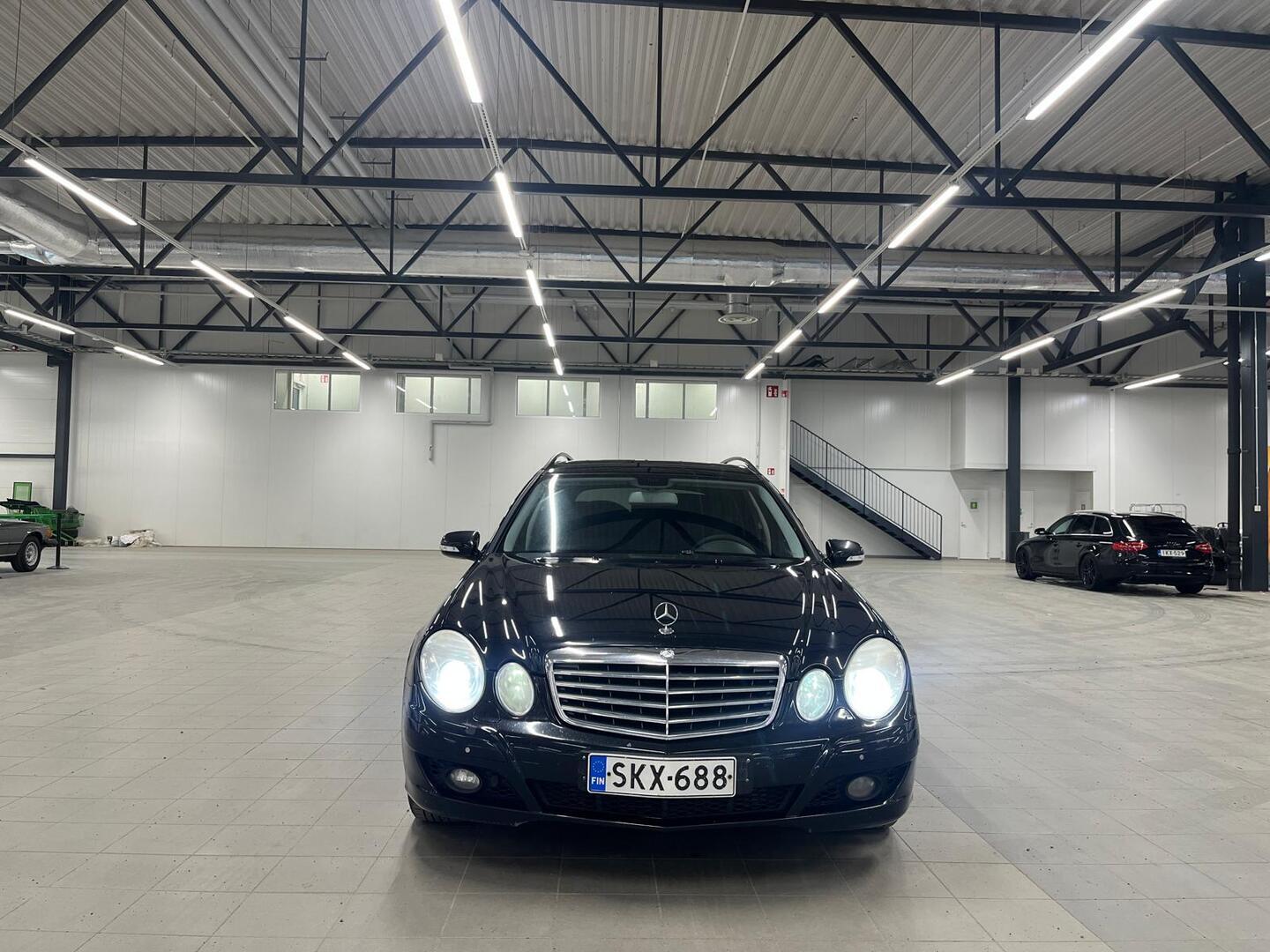 MERCEDES-BENZ E 2009