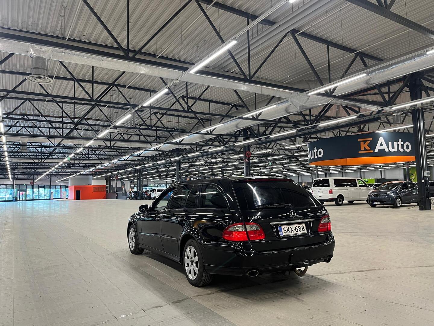 MERCEDES-BENZ E 2009