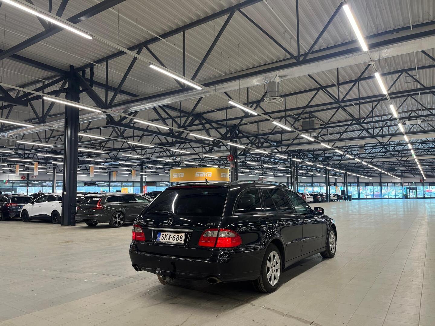 MERCEDES-BENZ E 2009