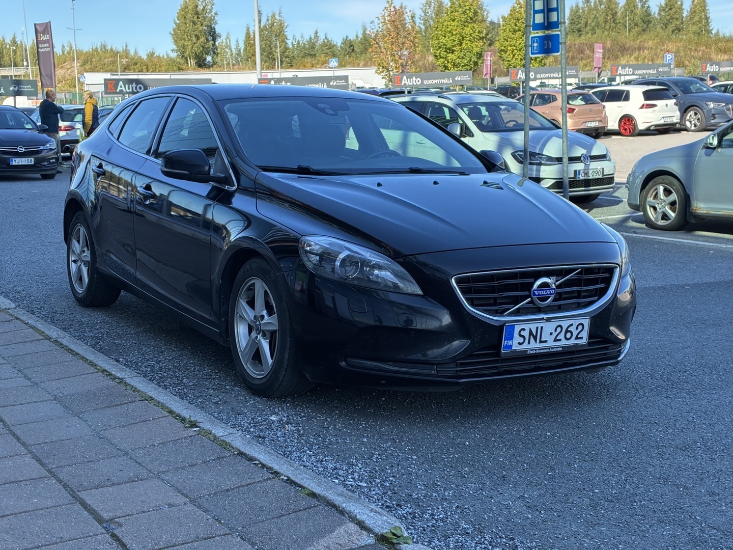 VOLVO V40 2016