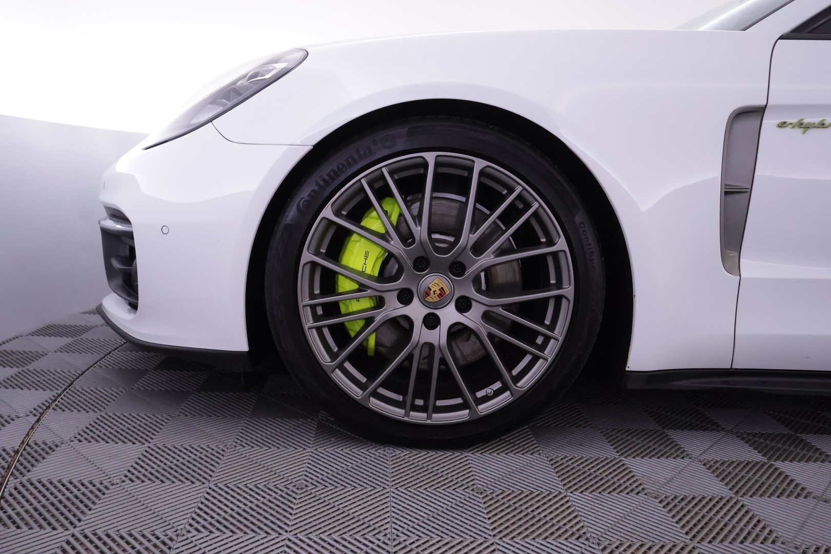 PORSCHE Panamera 2023