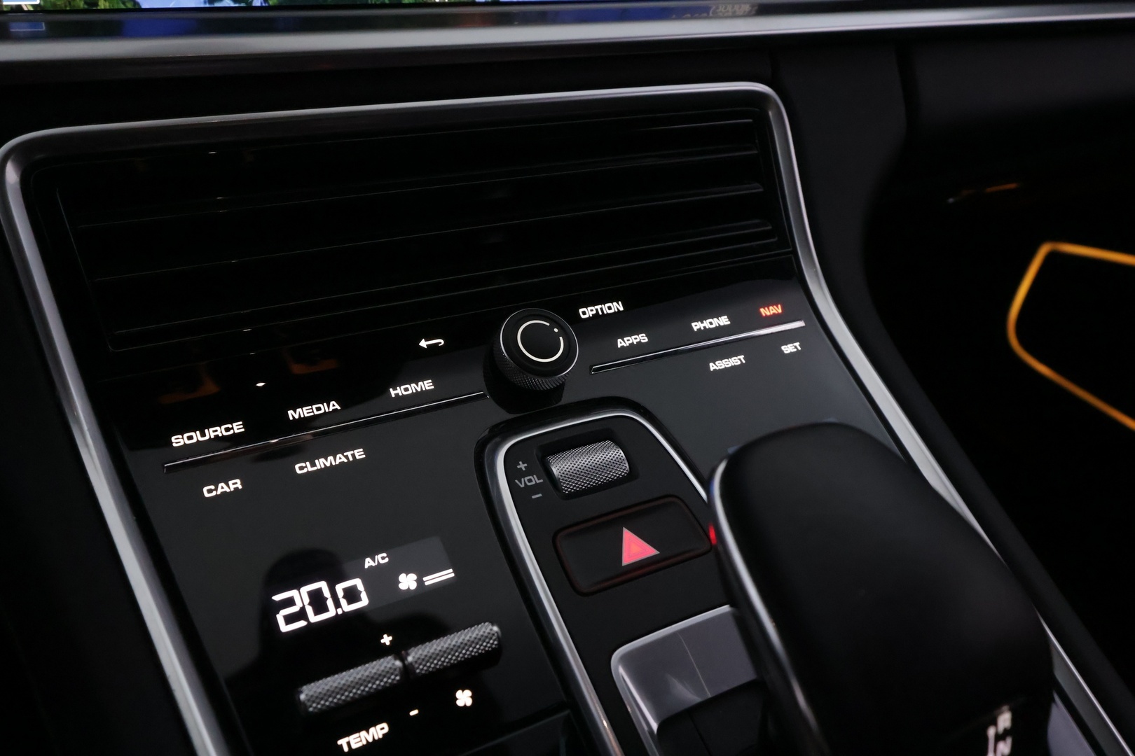 PORSCHE Panamera 2023