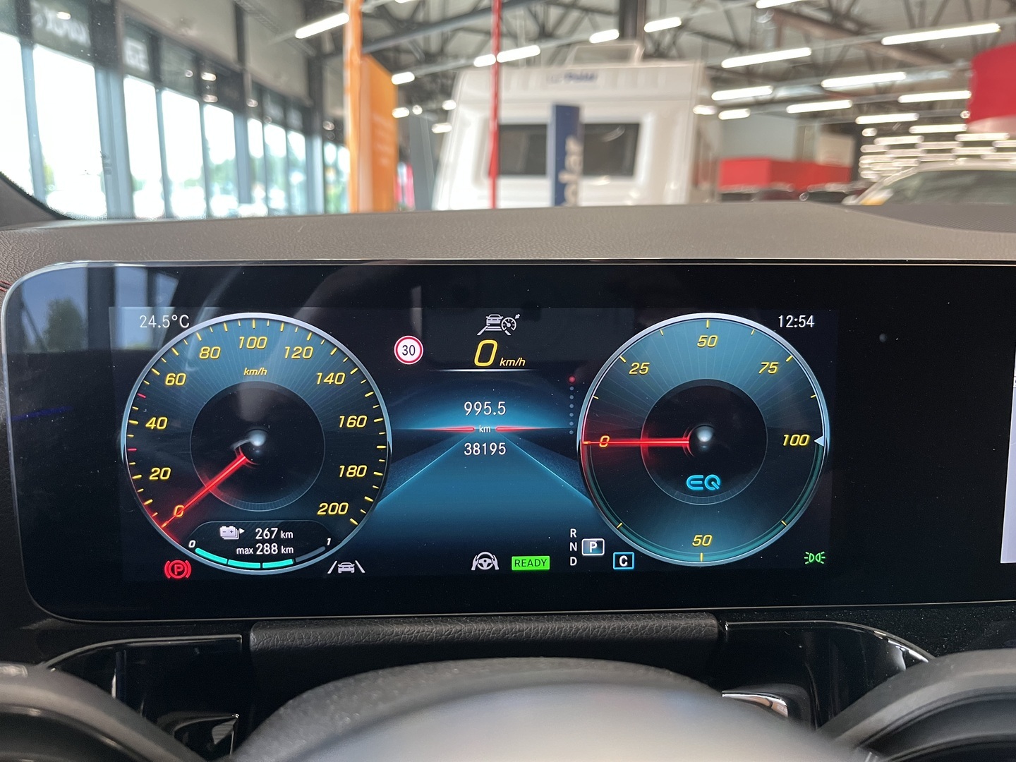 MERCEDES-BENZ EQA 2022
