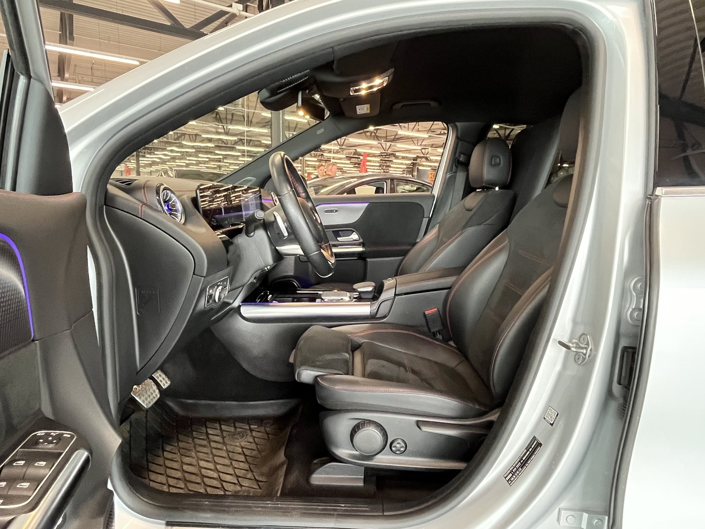 MERCEDES-BENZ EQA 2022