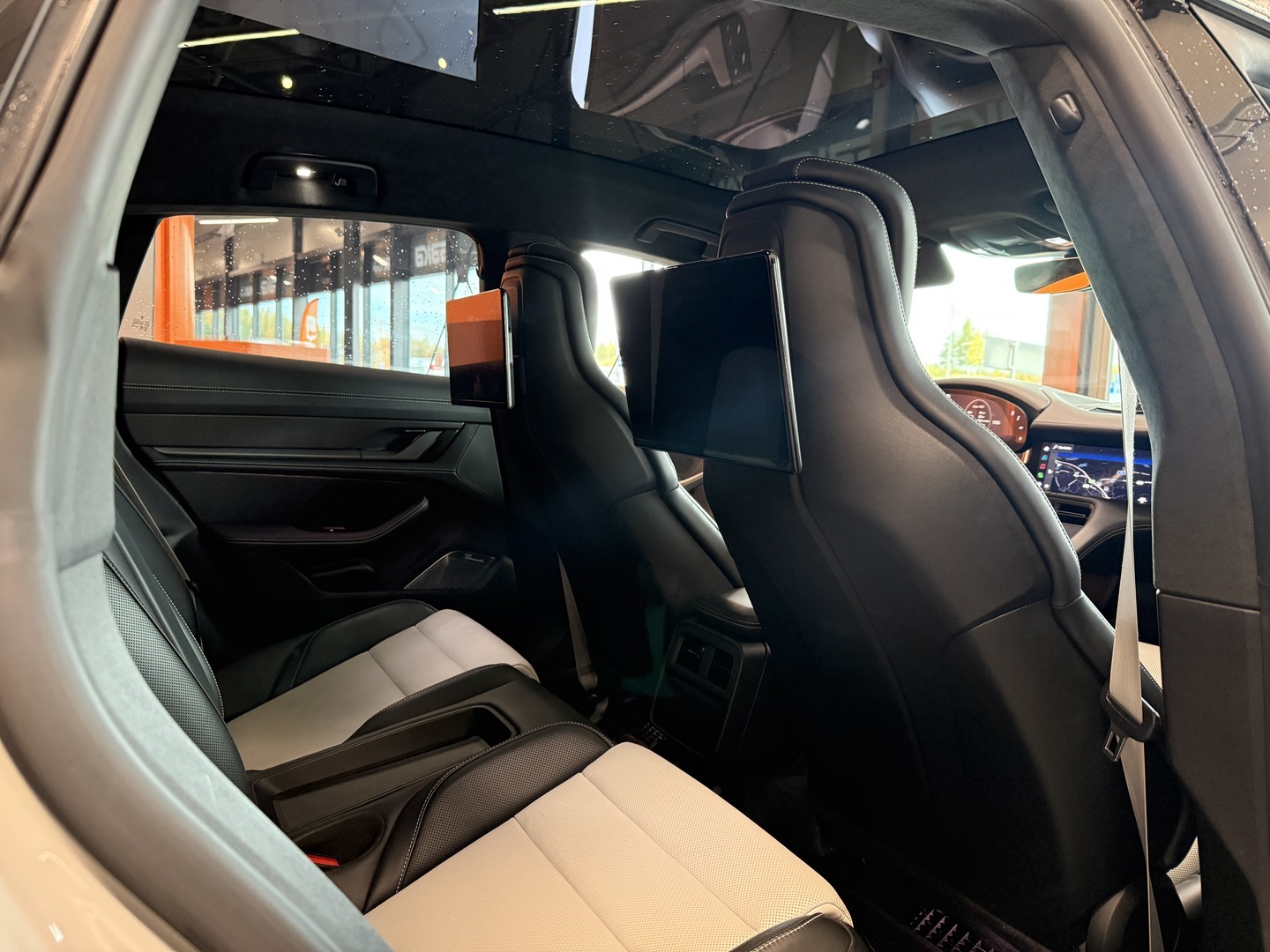 PORSCHE Taycan 2022