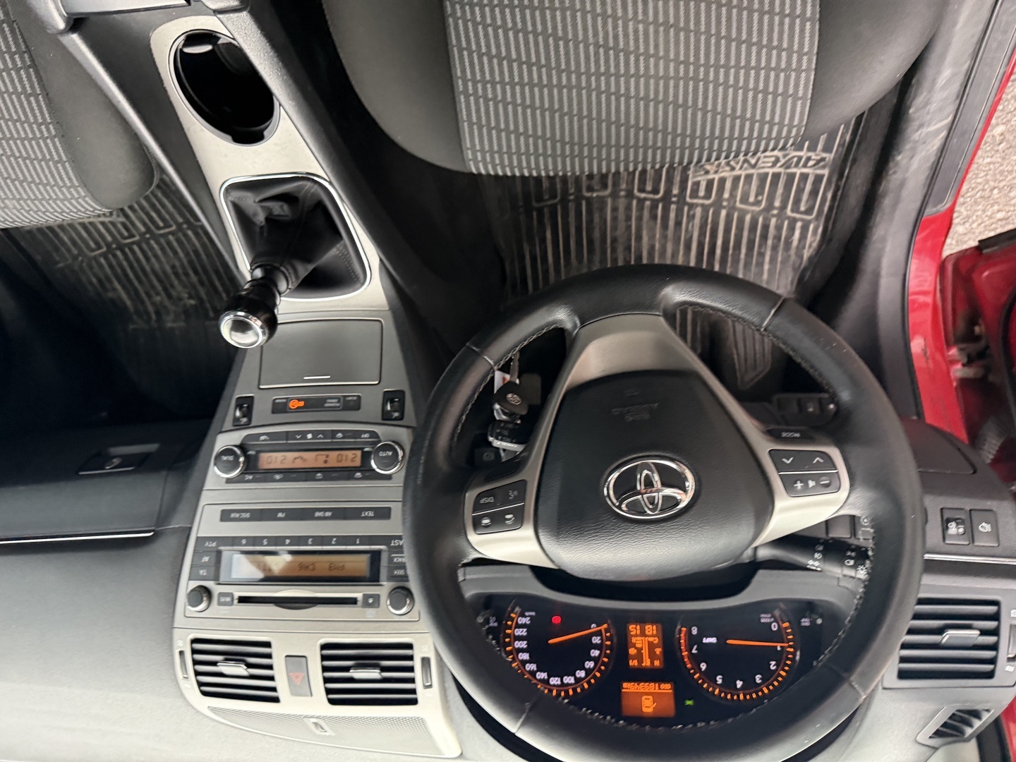 TOYOTA Avensis 2010