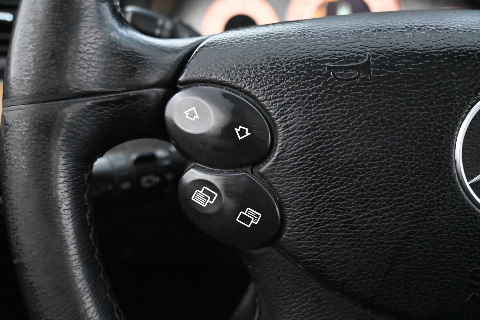 MERCEDES-BENZ E 2007