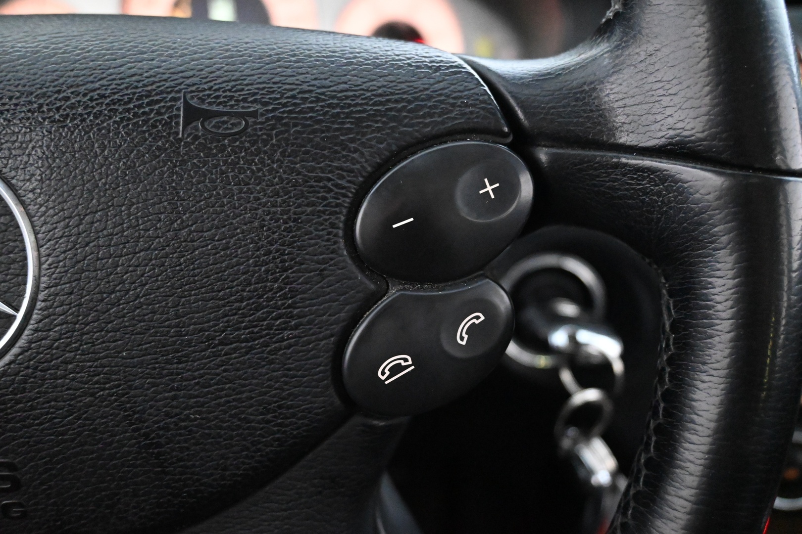 MERCEDES-BENZ E 2007