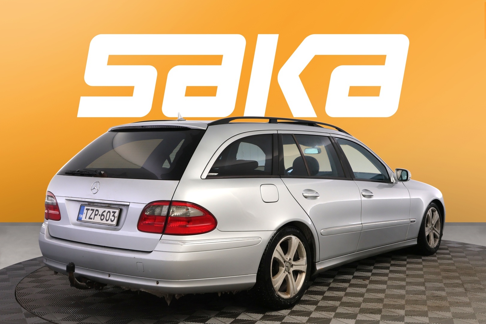 MERCEDES-BENZ E 2007