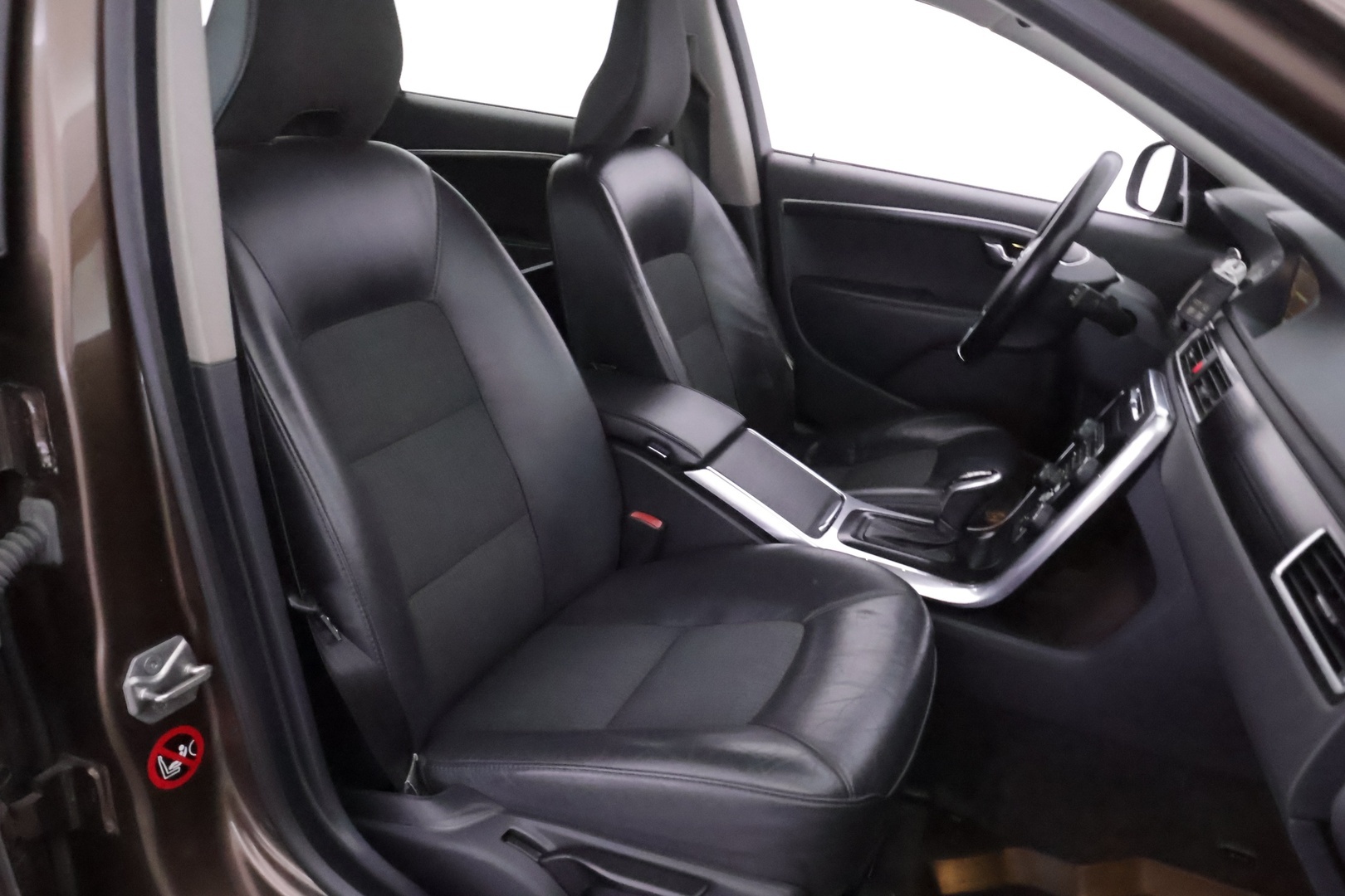 VOLVO V70 2014