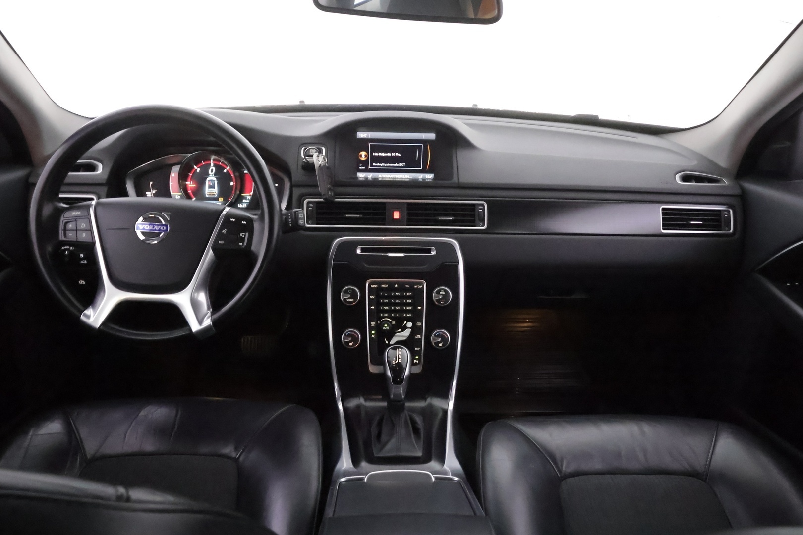 VOLVO V70 2014