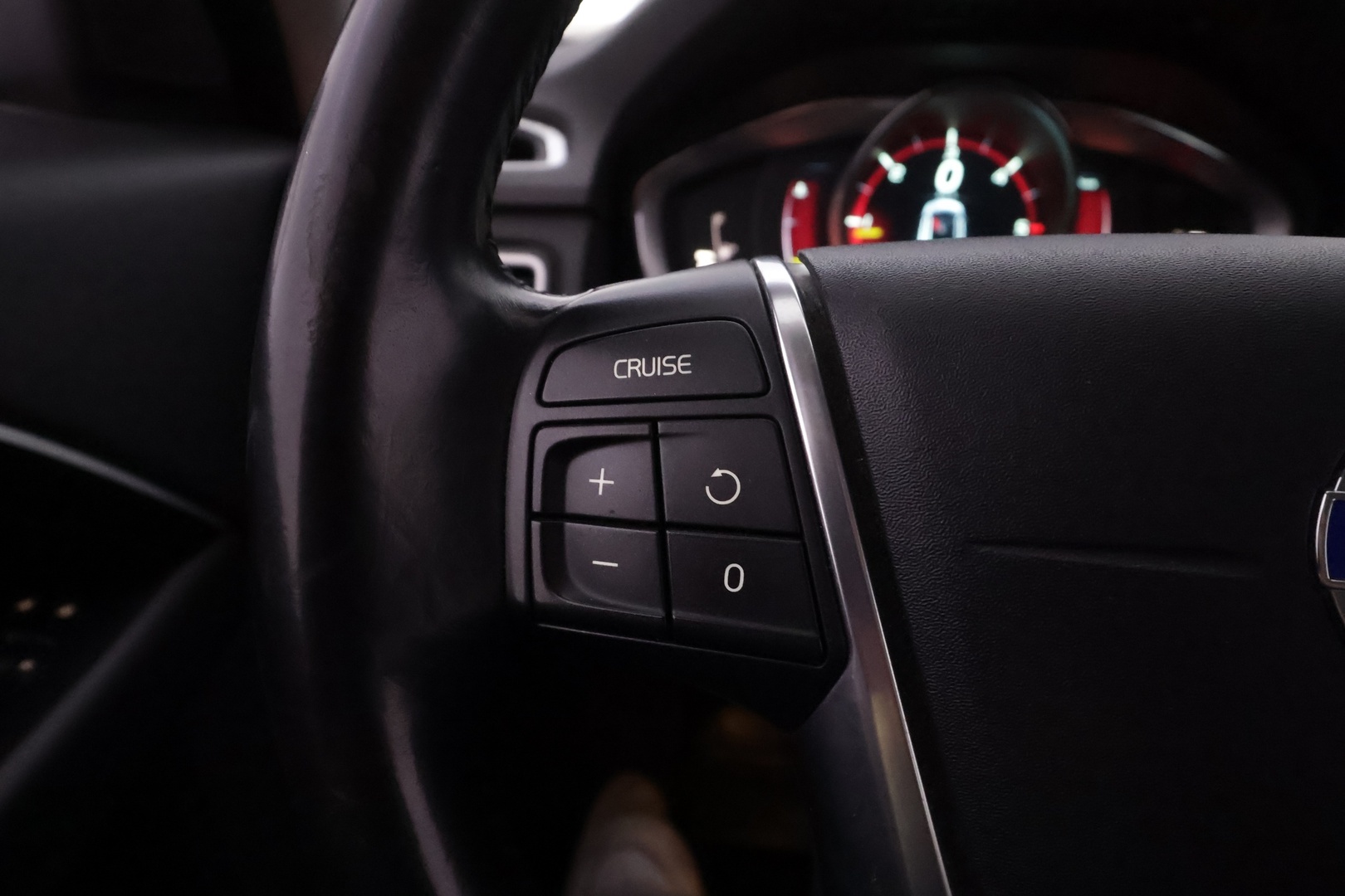 VOLVO V70 2014