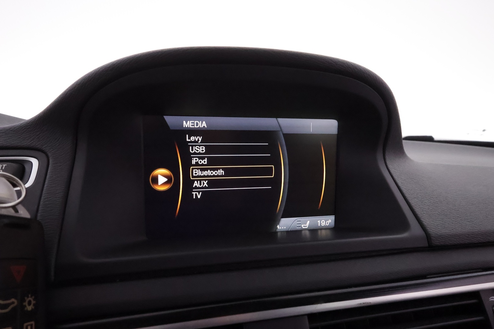 VOLVO V70 2014