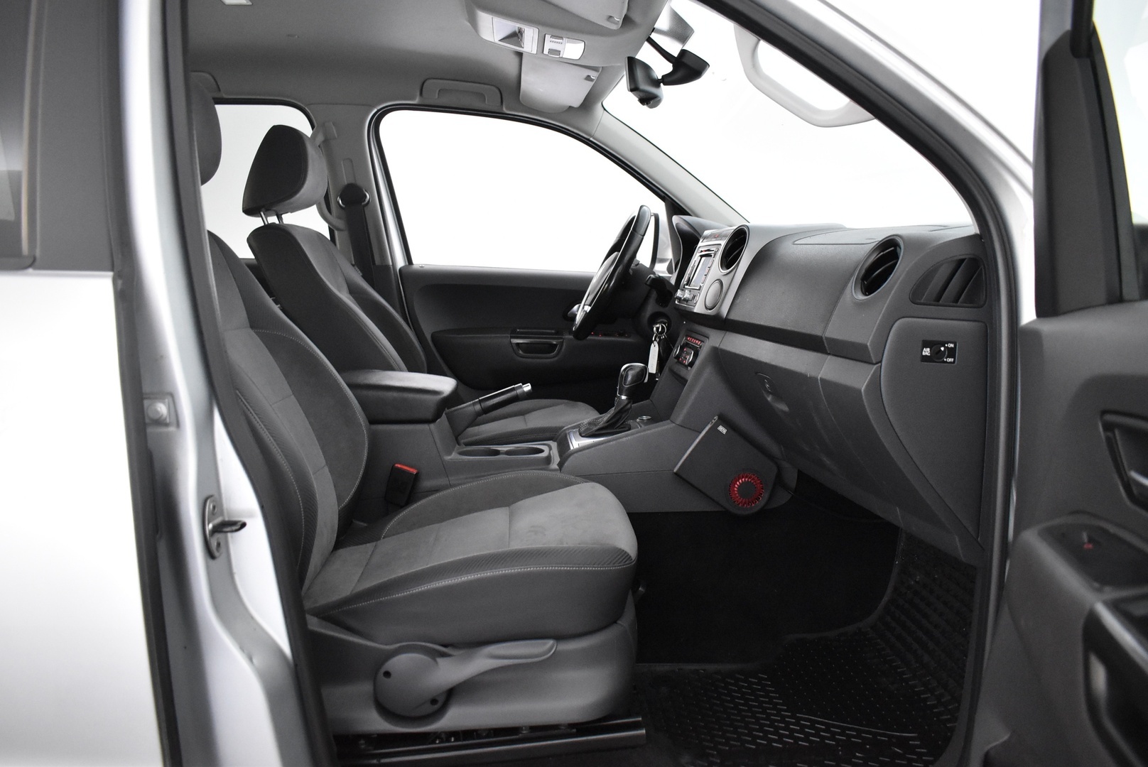 VOLKSWAGEN Amarok 2014