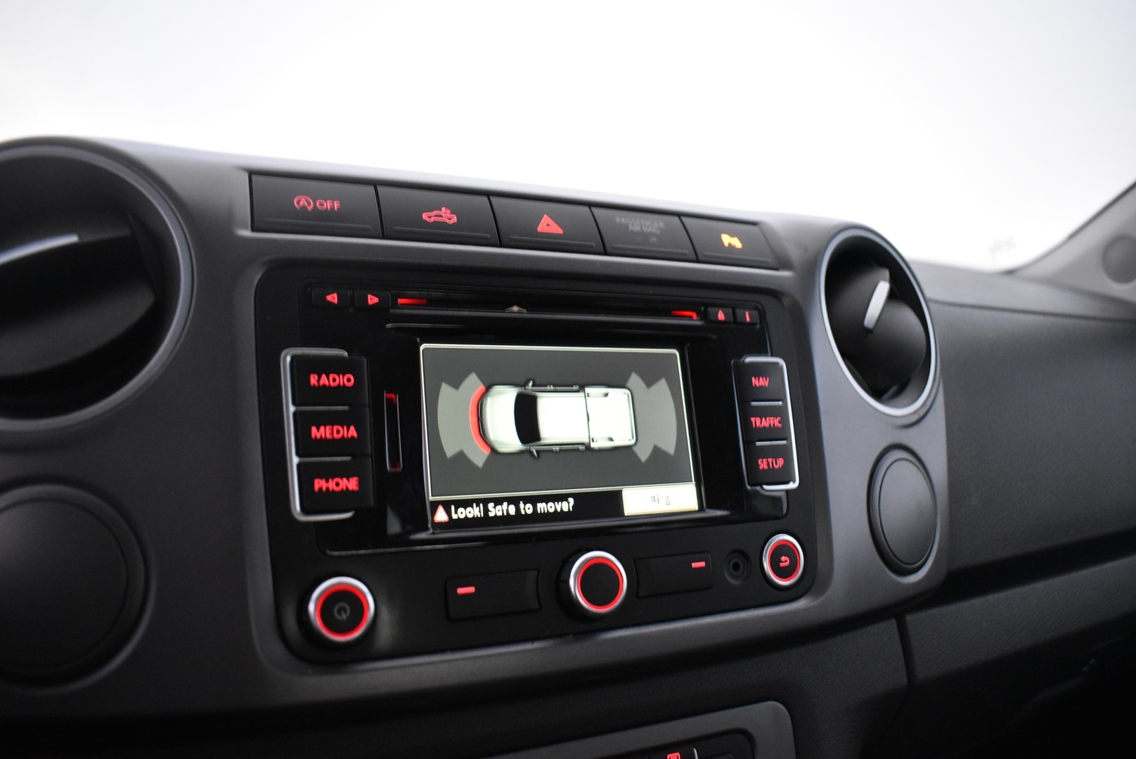 VOLKSWAGEN Amarok 2014